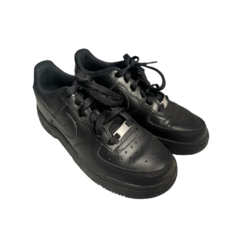 Black Air force 1’s